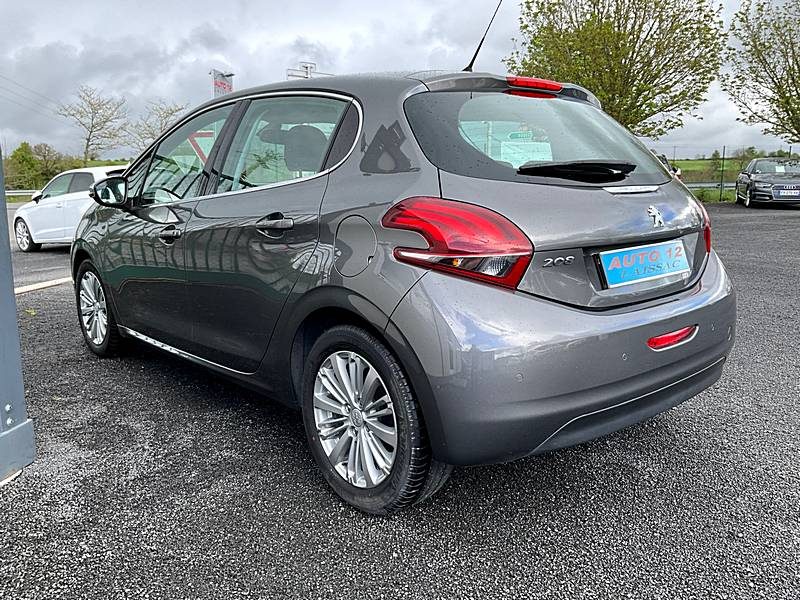PEUGEOT 208 I 2017