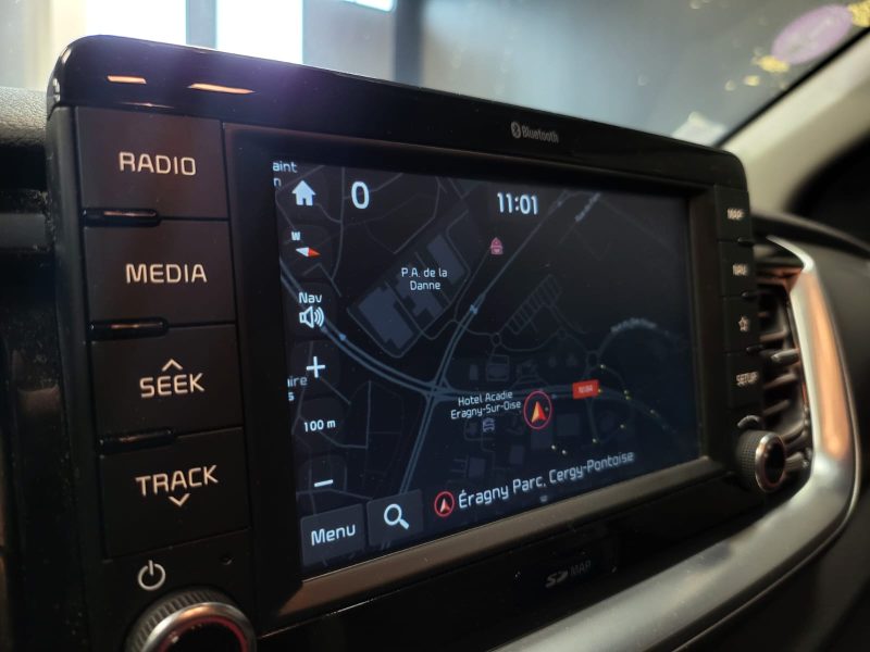 KIA STONIC 1.0 T-GDi 120cv PREMIUM / SIÈGES CHAUFFANTS+CARPLAY+CAMÉRA DE RECUL+ATTELAGE+