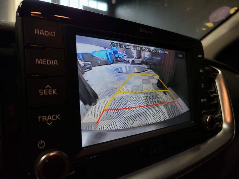 KIA STONIC 1.0 T-GDi 120cv PREMIUM / SIÈGES CHAUFFANTS+CARPLAY+CAMÉRA DE RECUL+ATTELAGE+