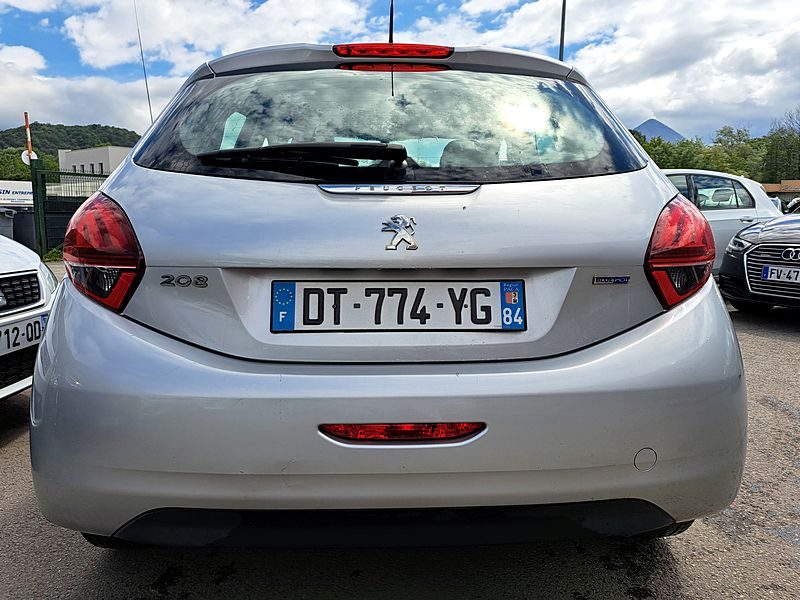 PEUGEOT 208 I 2015