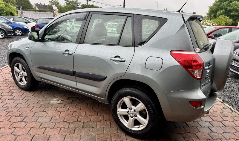 TOYOTA RAV 4 III 2007 2.2 D 4WD 136cv CUIR / GPS *GARANTIE / REVISER*