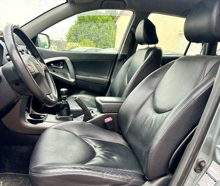 TOYOTA RAV 4 III 2007 2.2 D 4WD 136cv CUIR / GPS *GARANTIE / REVISER*