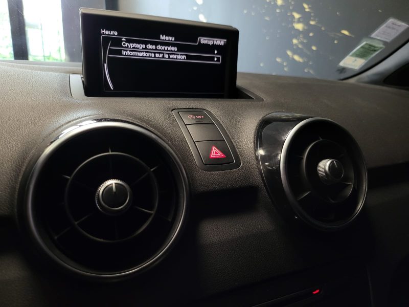 AUDI A1 SPORTBACK 1.4 TFSI 122cv S LINE / SIEGE CUIR+VOLANT S LINE+AIDE AU PARKING/