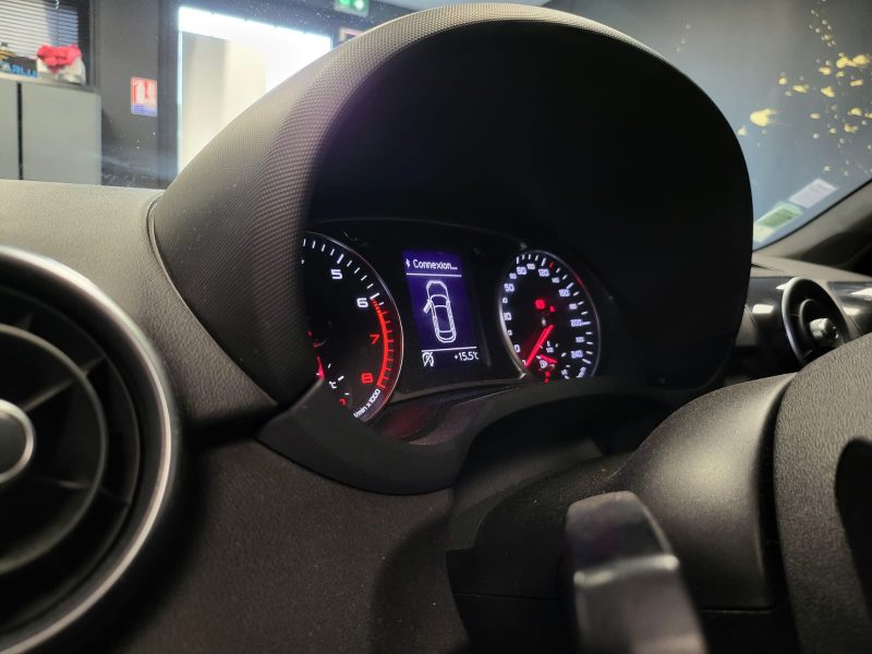 AUDI A1 SPORTBACK 1.4 TFSI 122cv S LINE / SIEGE CUIR+VOLANT S LINE+AIDE AU PARKING/