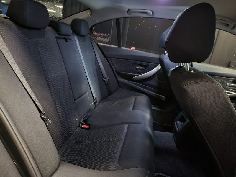 BMW SERIE 3 318 d X-Drive 143cv (F30) BVM6 LOUNGE RADARS AV AR / SUIVI COMPLET D'ENTRETIEN