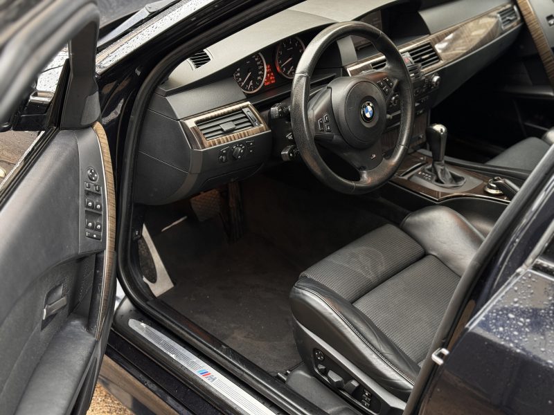 BMW  SERIE 5 E60 530 I X-drive PACK M BOITE AUTOMATIQUE PAYER EN 4X