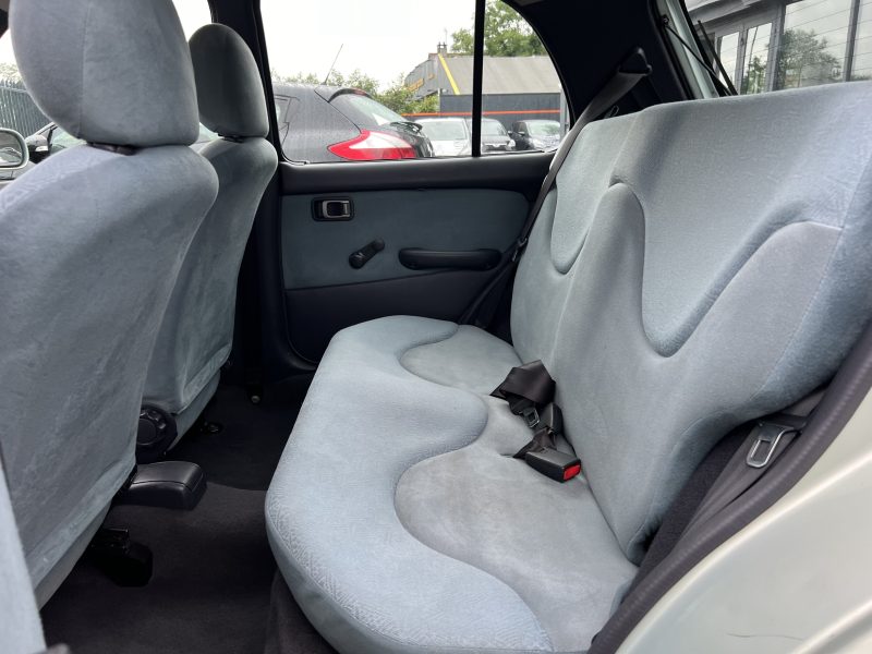 NISSAN MICRA II PHASE 2 1.0 60 Cv PREMIERE MAIN / 5 PORTES CLIMATISATION BLUETOOTH - GARANTIE 1 AN