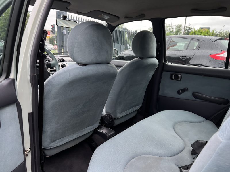 NISSAN MICRA II PHASE 2 1.0 60 Cv PREMIERE MAIN / 5 PORTES CLIMATISATION BLUETOOTH - GARANTIE 1 AN