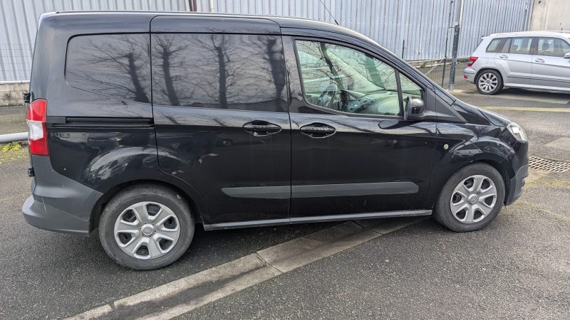 FORD  TRANSIT COURIER  2015