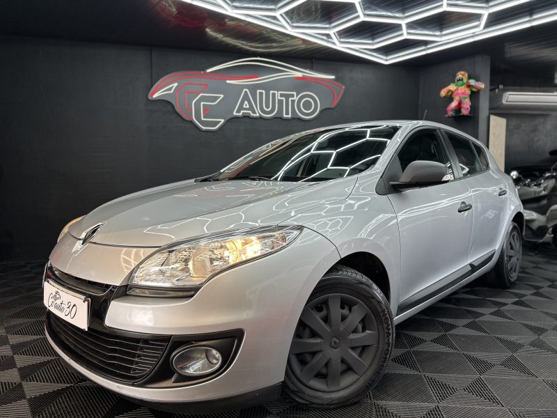 RENAULT MEGANE III Berline cinq portes 2012