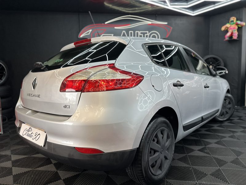 RENAULT MEGANE III Berline cinq portes 2012