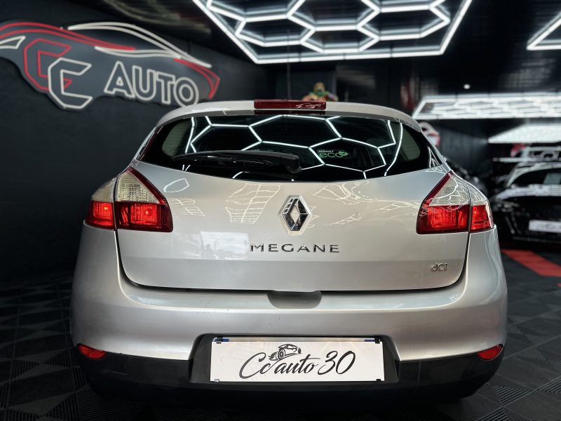 RENAULT MEGANE III Berline cinq portes 2012