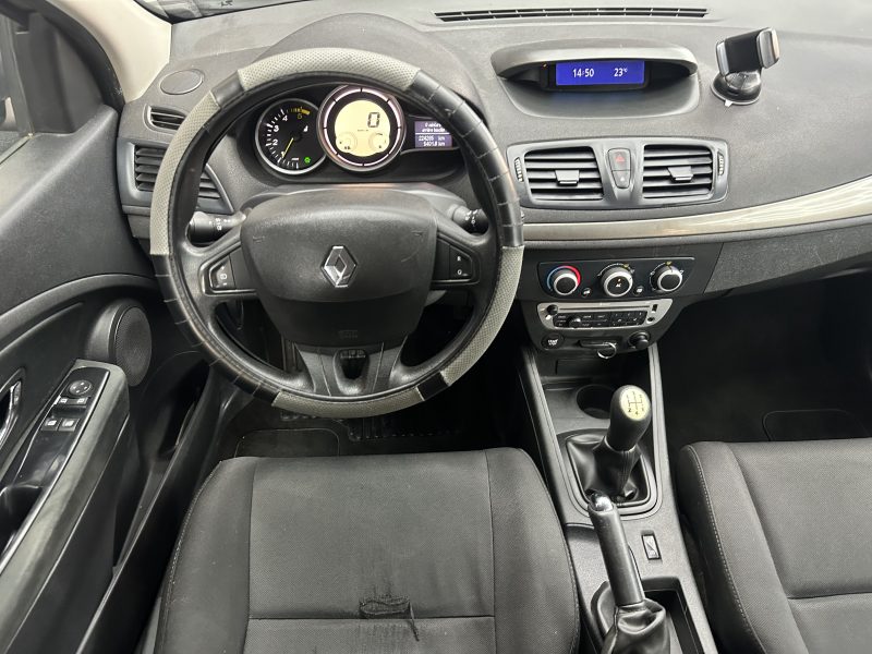 RENAULT MEGANE III Berline cinq portes 2012
