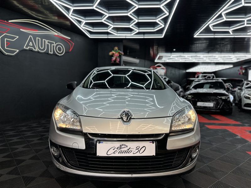 RENAULT MEGANE III Berline cinq portes 2012