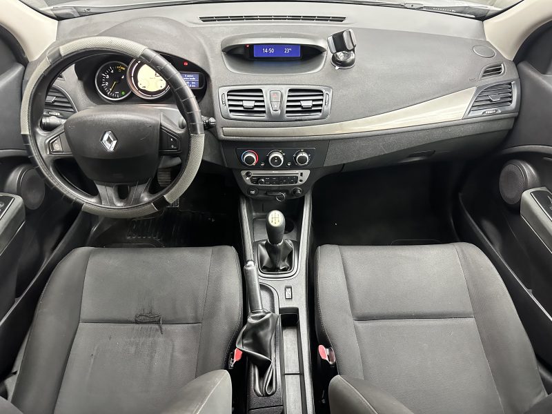 RENAULT MEGANE III Berline cinq portes 2012