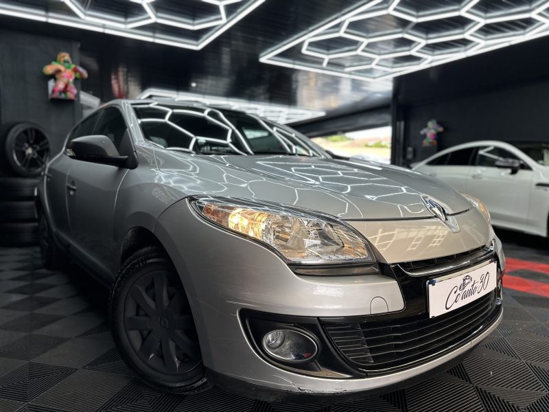 RENAULT MEGANE III Berline cinq portes 2012
