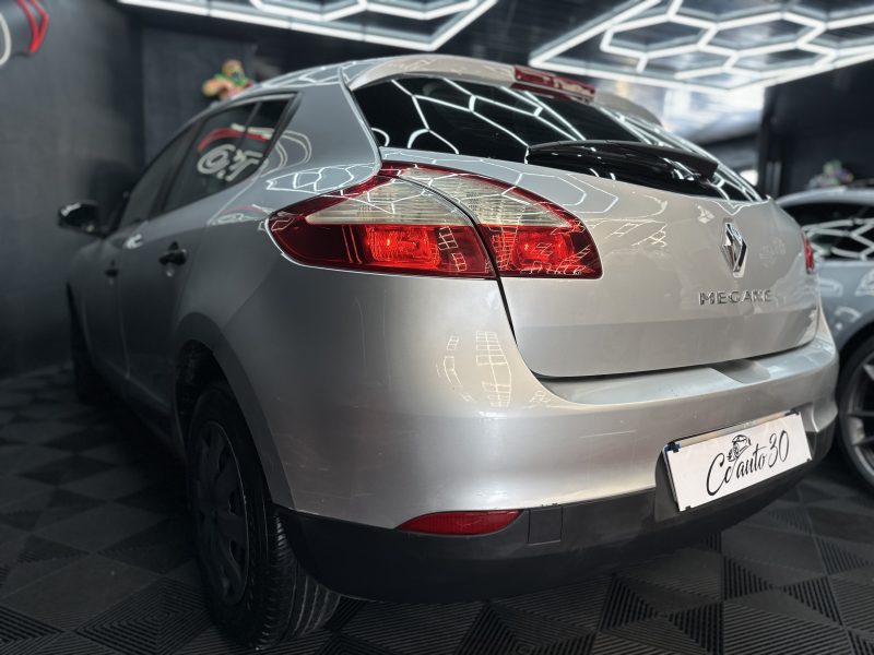 RENAULT MEGANE III Berline cinq portes 2012