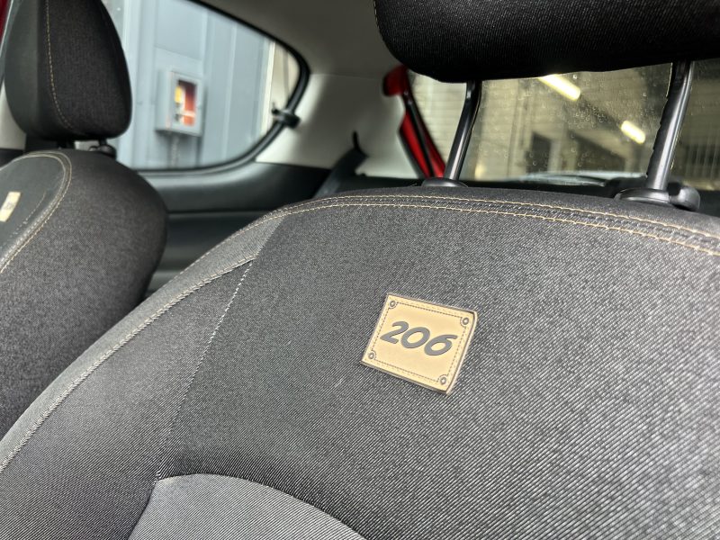 PEUGEOT 206 PHASE 2 1.4 75 Cv 5 PLACES BLUETOOTH / PAIEMENT CB 4 FOIS POSSIBLE - GARANTIE 1 AN