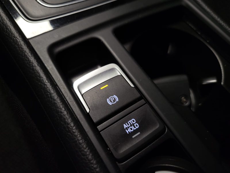 VOLKSWAGEN GOLF VII 1.4 TSI 125cv CARAT / AIDE AU PARKING / KEY LESS / BLUETOOTH / ENTRETIEN COMPLET