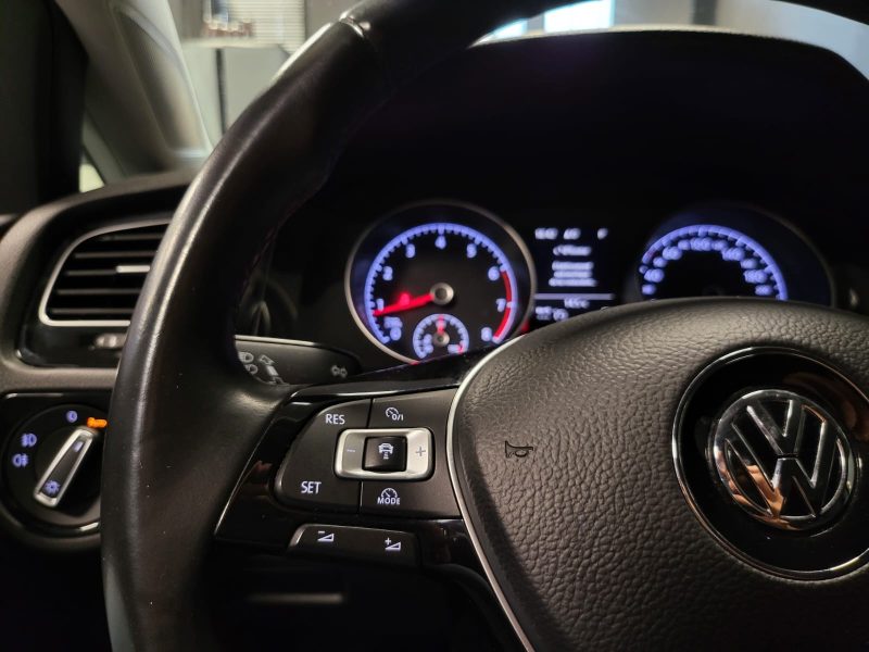 VOLKSWAGEN GOLF VII 1.4 TSI 125cv CARAT / AIDE AU PARKING / KEY LESS / BLUETOOTH / ENTRETIEN COMPLET