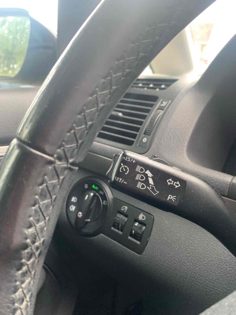 VOLKSWAGEN TOURAN 2008