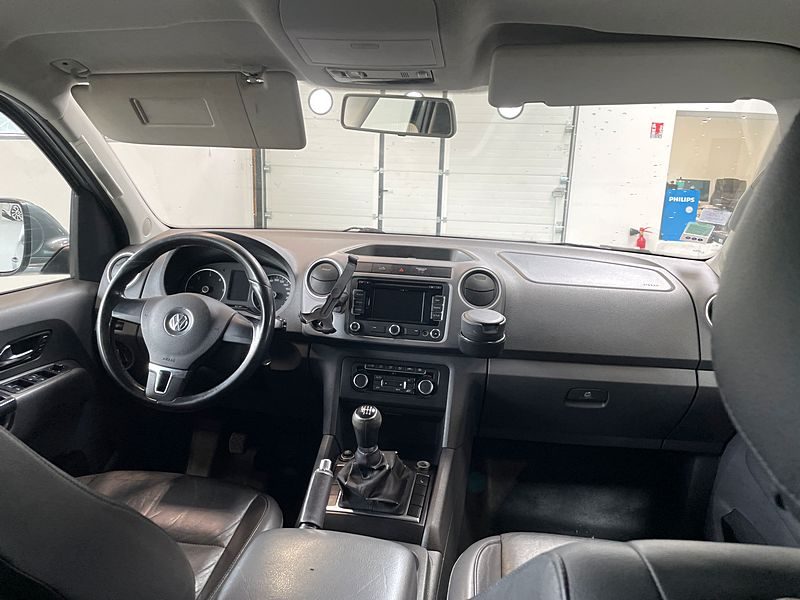 VOLKSWAGEN AMAROK 2012