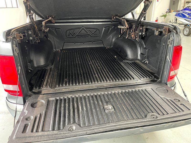 VOLKSWAGEN AMAROK 2012