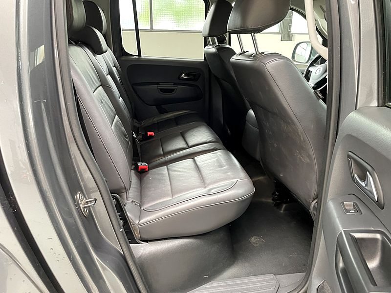 VOLKSWAGEN AMAROK 2012