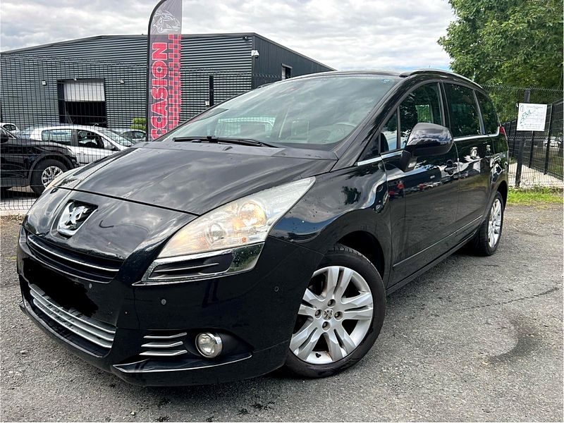 PEUGEOT 5008 2012