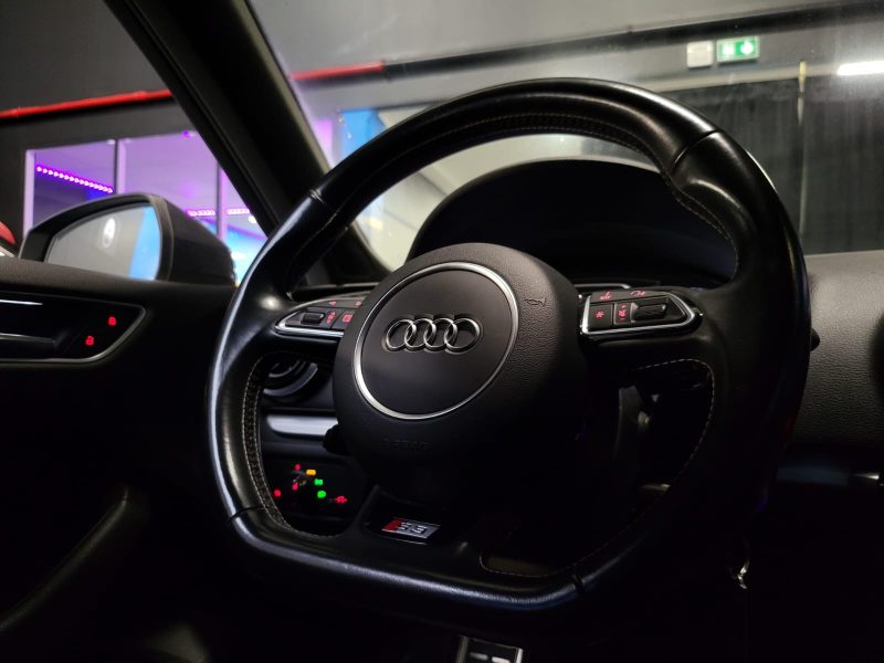 AUDI S3 QUATTRO 300cv S-STRONIC 7 /CAMERA DE RECUL+SUIVI COMPLET AUDI+VOLANT MEPLAT /