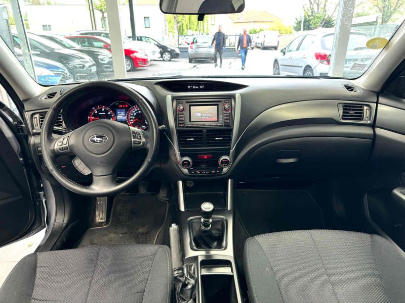 SUBARU FORESTER 2012