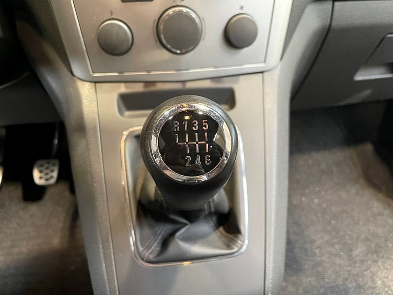 OPEL ZAFIRA FAMILY B 7 PLACES