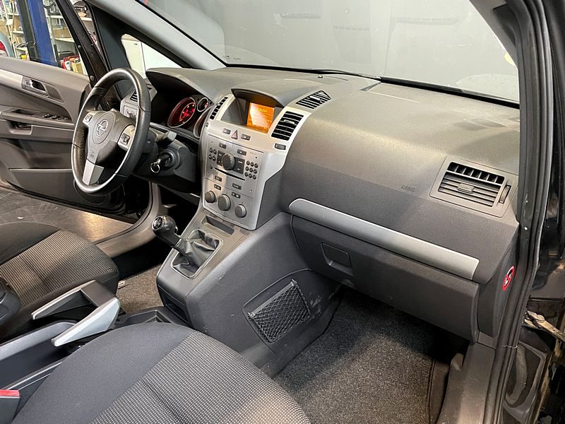 OPEL ZAFIRA FAMILY B 7 PLACES