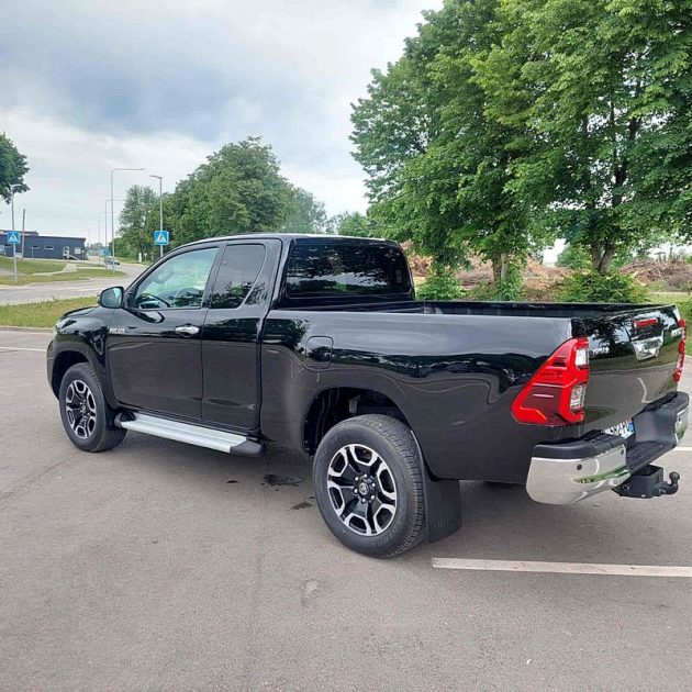 TOYOTA HILUX VIII 2.4 D-4D 150 4WD 2022