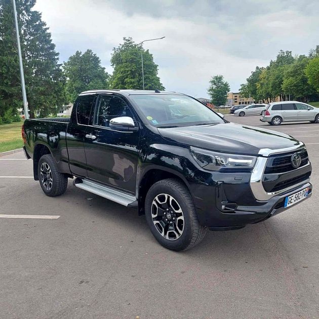 TOYOTA HILUX VIII 2.4 D-4D 150 4WD 2022