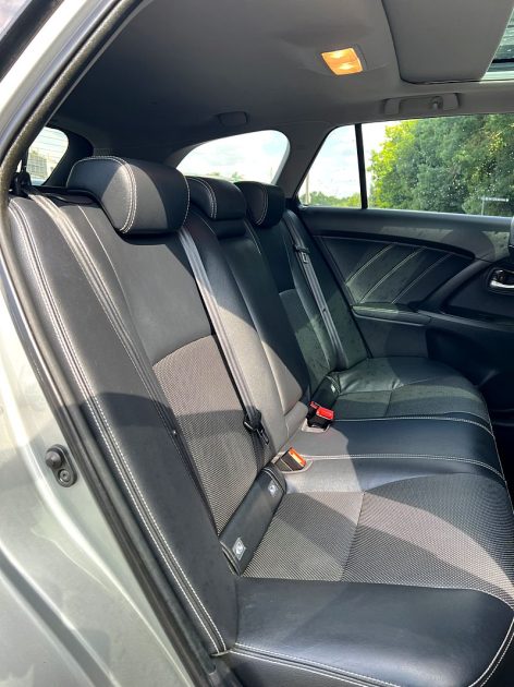 TOYOTA AVENSIS TOURING SPORT 2015