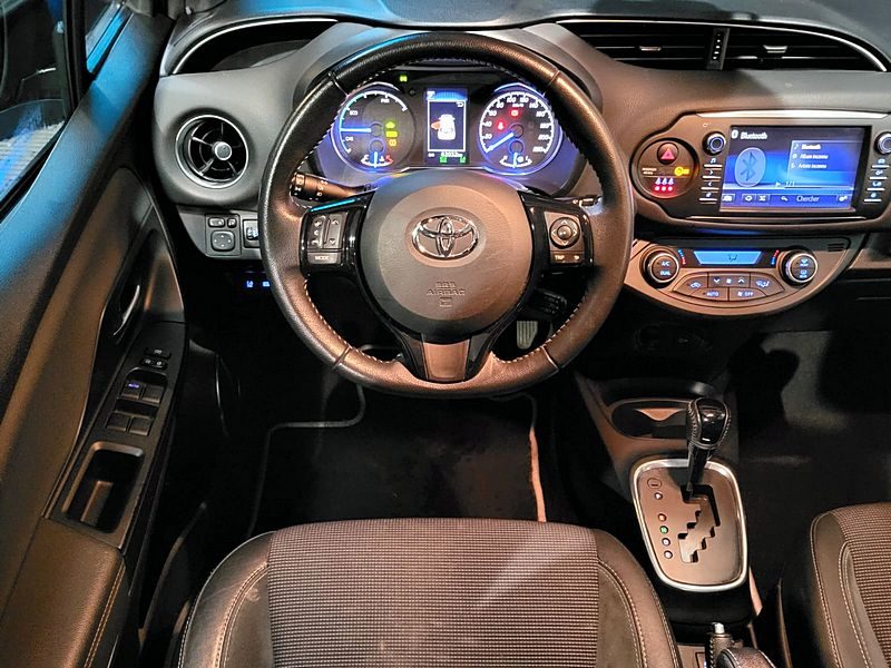 TOYOTA YARIS III Hybrid 1.5 VVT-i 100cv Collection BVA / FULL OPTIONS