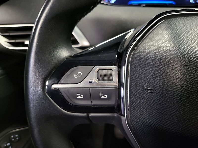 PEUGEOT 3008 1.2 PURETECH BVM6 130cv ALLURE PACK /TOIT OUVRANT/ ECLAIRAGE D'AMBIANCE / 1ERE MAIN