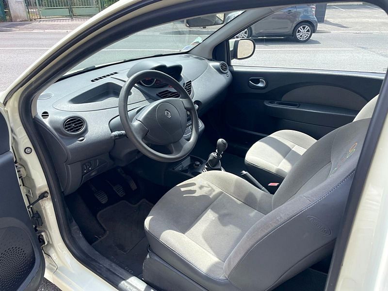 RENAULT TWINGO II 2010
