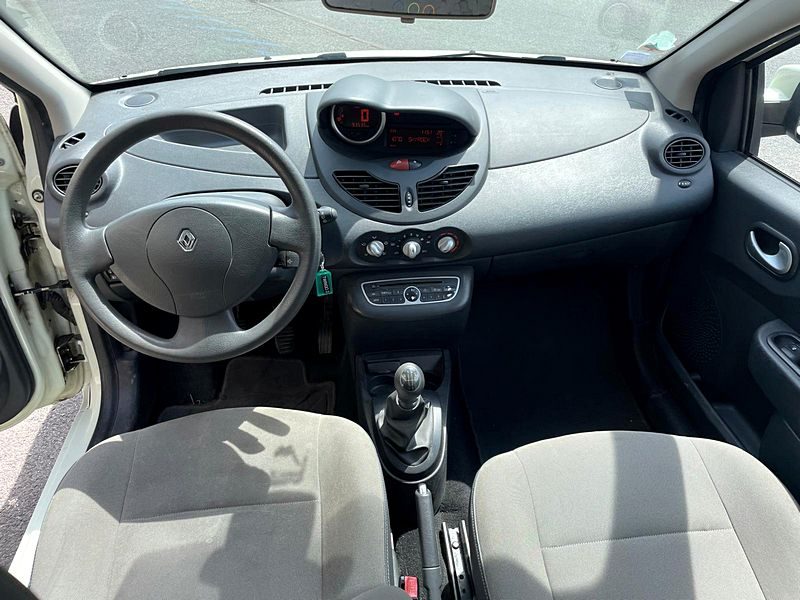 RENAULT TWINGO II 2010