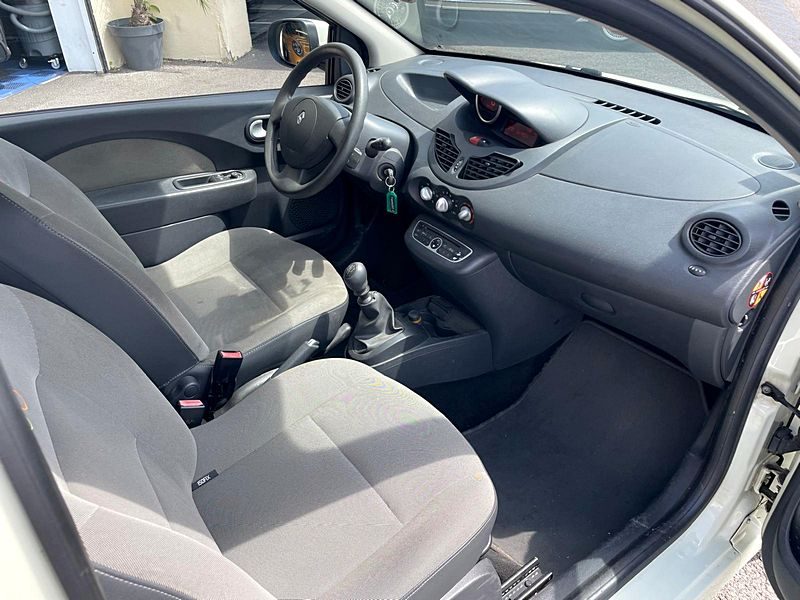 RENAULT TWINGO II 2010