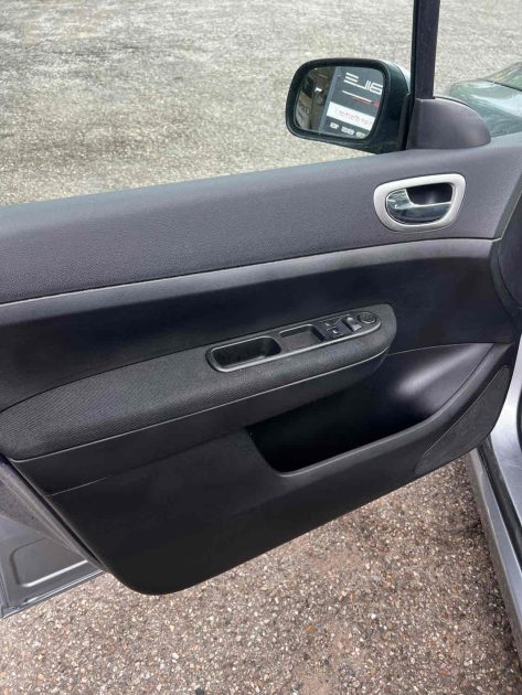 PEUGEOT 307  1.6 HDi 110CH