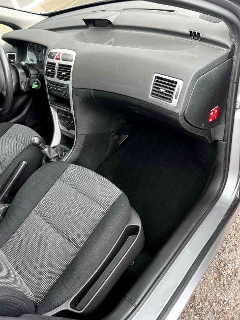 PEUGEOT 307  1.6 HDi 110CH