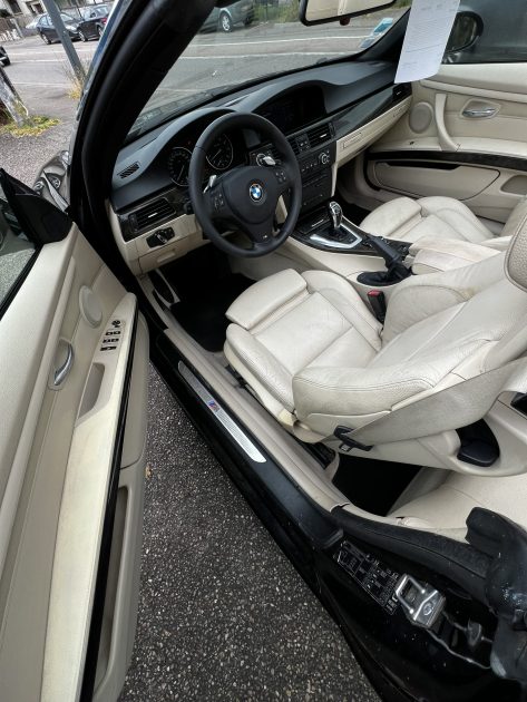 BMW 335i e93 DKG  KARDON CARBON 306 ch  21 cv fiscaux  (Carte grise moitié prix )