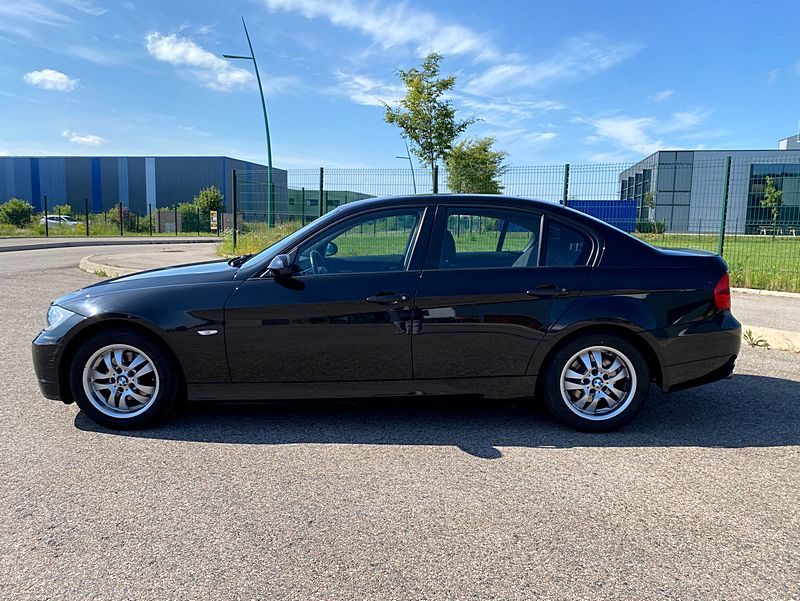 B.M.W. SERIE 3 320i CONFORT 2.0 L 150 ch, Garantie 12 mois