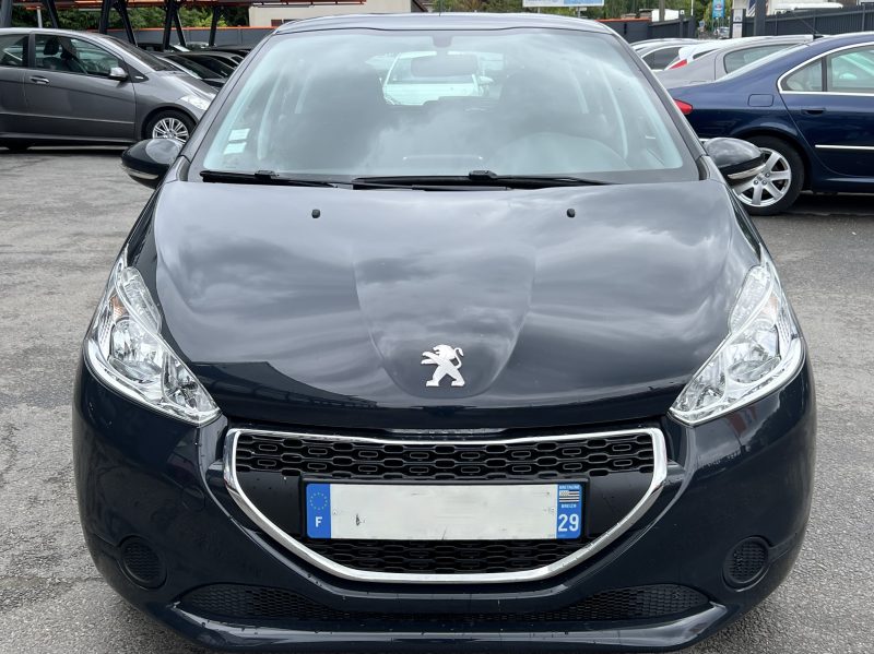 PEUGEOT 208 1.2 82 Cv PREMIERE MAIN / ECRAN TACTILE 56 700 Kms CRIT AIR 1 - GARANTIE 1 AN