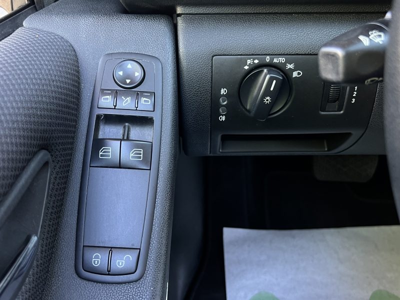 MERCEDES CLASSE A II 170 ELEGANCE 1.7 116 Cv BOITE AUTOMATIQUE 28 300 Kms - GARANTIE 1 AN