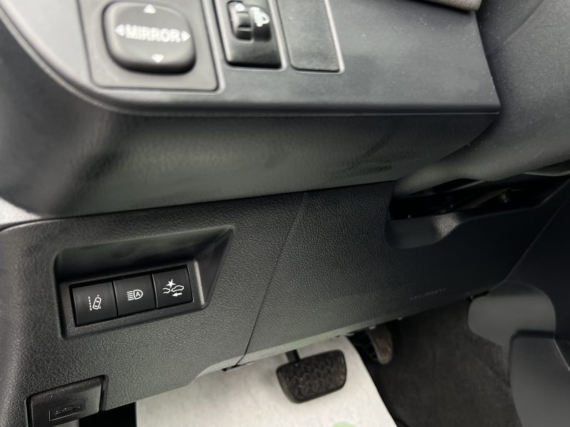 TOYOTA YARIS III PHASE 3 HYBRID 1.5 VVTi 100h 75 Cv BOITE AUTO CAMERA RECUL 5 PORTES - GARANTIE 1 AN