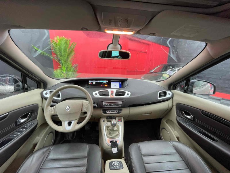 RENAULT SCENIC III 1 ERE MAIN MOTEUR A CHAINE  2010