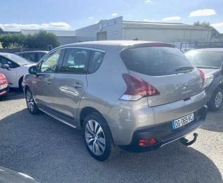 PEUGEOT 3008 1.6 HDI 115 « Allure »